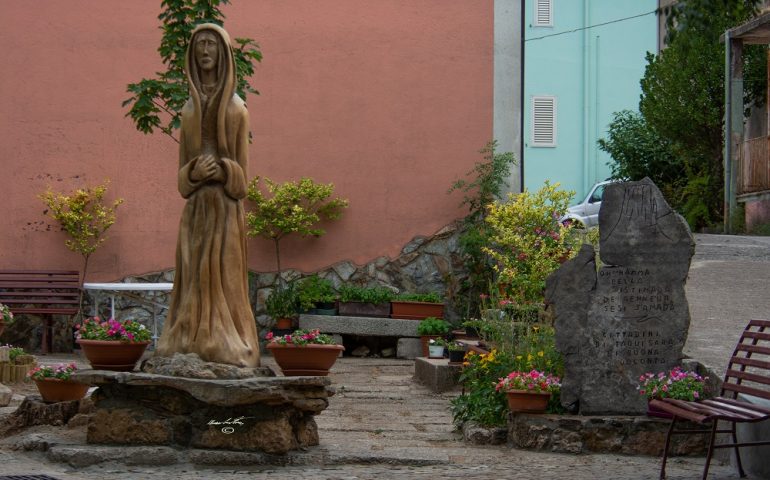 (FOTO) Gairo Taquisara, inaugurata la scultura di Antonello Diana