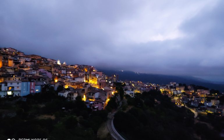 Le foto dei lettori. Lanusei by night nello scatto di Silvia Pisano