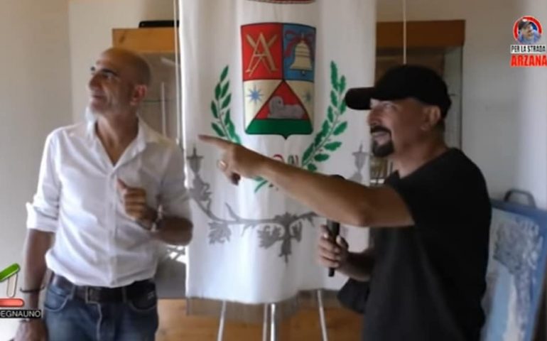 (VIDEO) Gennaro Longobardi e il suo programma “Per la strada” arrivano ad Arzana