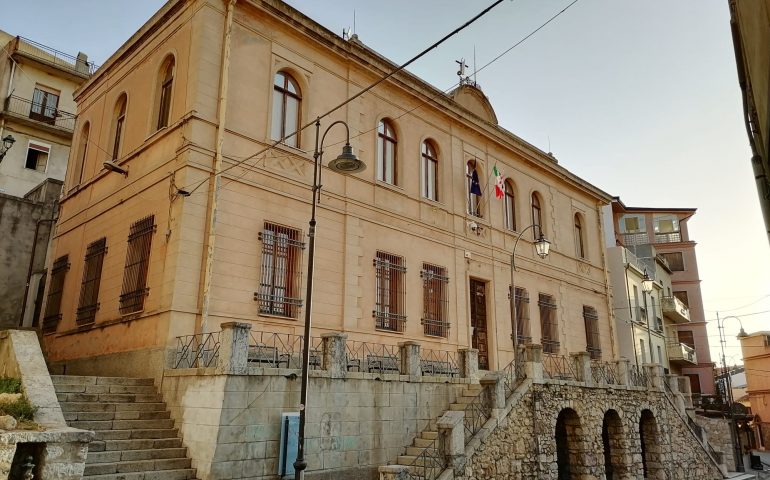 Ulassai, il Municipio si rifarà il look: progetto da un milione di euro per il palazzo comunale più antico d’Ogliastra