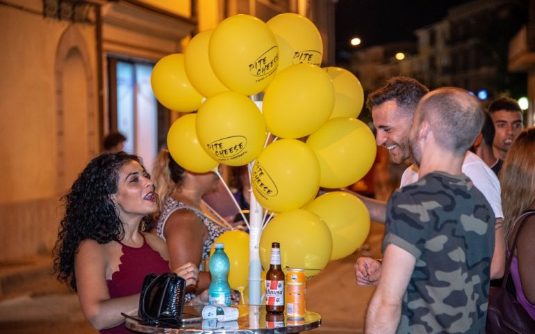 Sold out all’inaugurazione del regno dei panini con formaggio sardo fuso: il “Dite Cheese” apre i battenti, la prima serata un successone