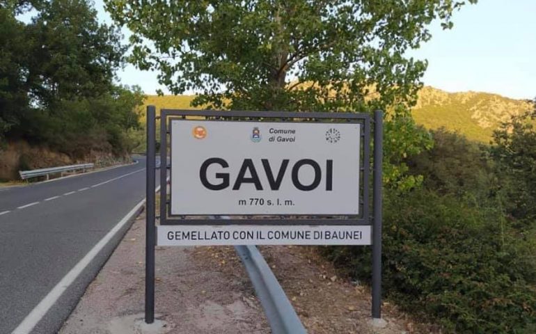 La fotonotizia. Lo scatto che simboleggia l’unione tra Gavoi e Baunei, gemellati
