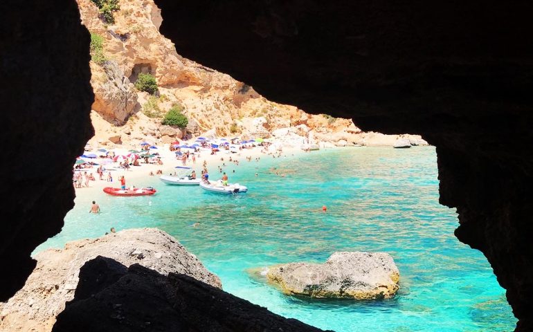 Le foto dei lettori. Si alza il sipario ( naturale) sulla bellezza di Cala Biriola