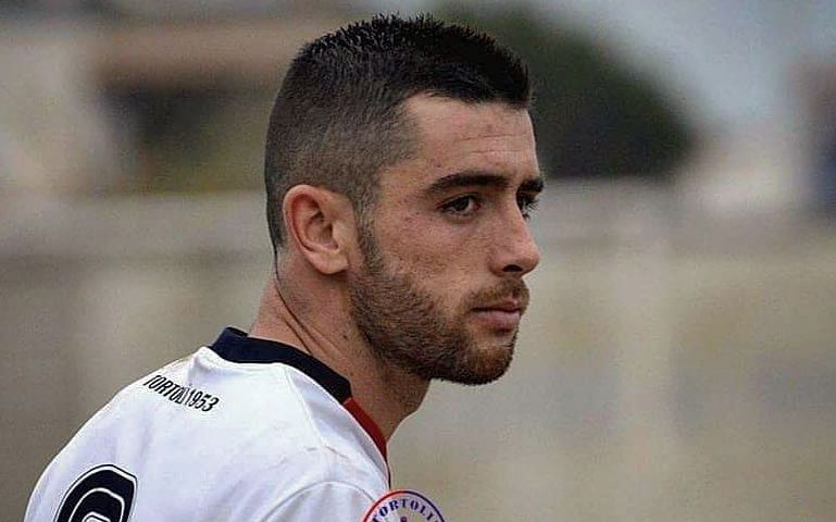 Tortolì Calcio: “Auguri al nostro capitano Simone Orrù, pronto per un’altra stagione rossoblù”