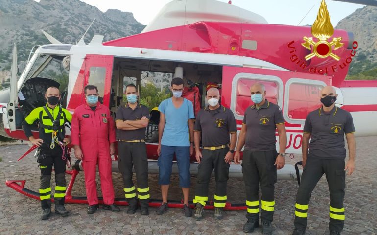 Cala Luna, disperso turista 34enne: ritrovato con l’elicottero e riportato sano e salvo a Cala Gonone