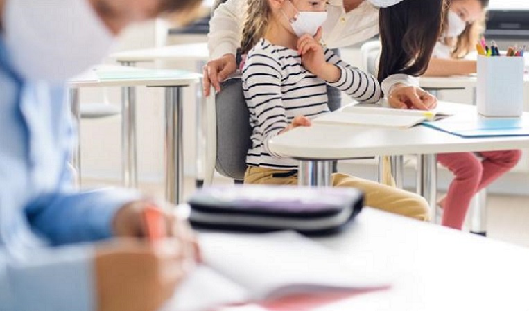 Scuole, l’argomento delle chat: e se in classe c’è un positivo? Forse era meglio la didattica a distanza