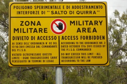 Accedono nel Poligono di Quirra senza autorizzazione: denunciati 4 allevatori e un operaio