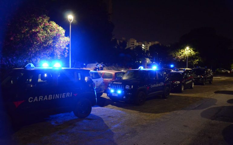 Sassari, violenta lite nella notte: uomo accoltellato al petto, in ospedale con un polmone perforato