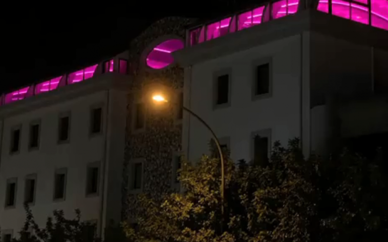 Ottobre mese della prevenzione: anche l’Orrì Hotel, a Tortolì, si tinge di rosa