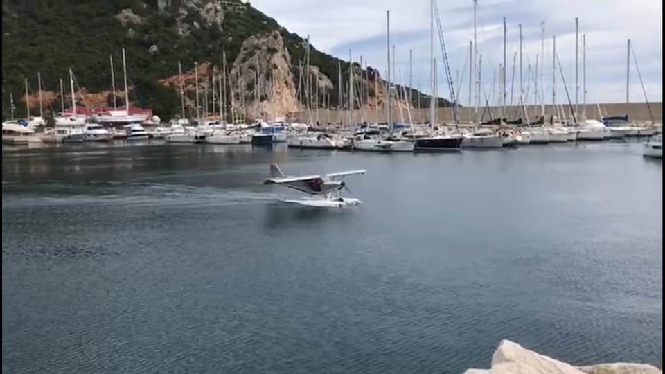 Santa Maria Navarrese, ammaraggio idrovolante.