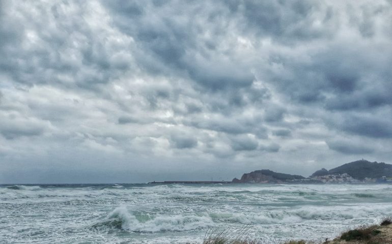 L’inverno avanti a grandi passi in Ogliastra: mare in burrasca e temperature in calo