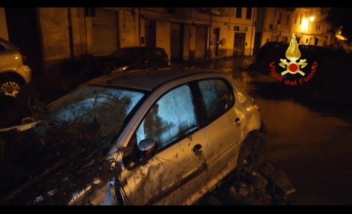 (Video) Bitti, acqua e fango sommergono il paese: previsto l’arrivo di Borrelli