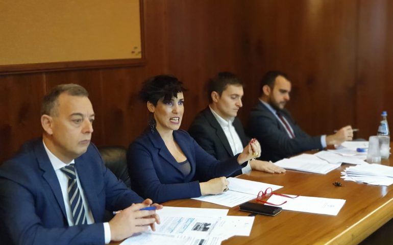 Caso Report. M5S: “Fuori il parere del Cts. Noi non firmammo odg su apertura discoteche”