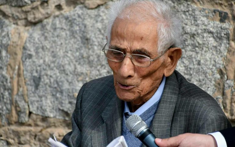 Tortolì, ci lascia a 96 anni il poeta Gabriele Comida. Una vita dedicata alla famiglia e alla cultura