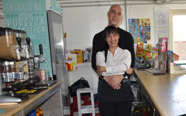 Genny e Giuseppe, gestori di un bar a Girasole: “Per noi è un momento drammatico, non vediamo futuro per la nostra attività”