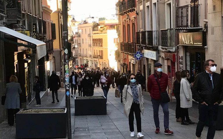 Natale in tempo di Covid: le nuove regole. Capodanno senza festa in piazza