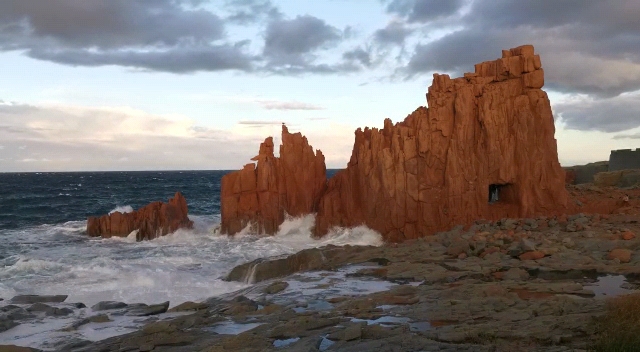 (Video) Ogliastra, le Rocce Rosse di Arbatax in una giornata ventosa di novembre