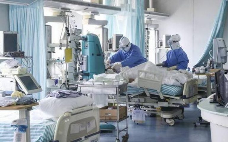 Covid: i posti occupati in terapia intensiva in Sardegna sfiorano la pericolosa soglia del 30%