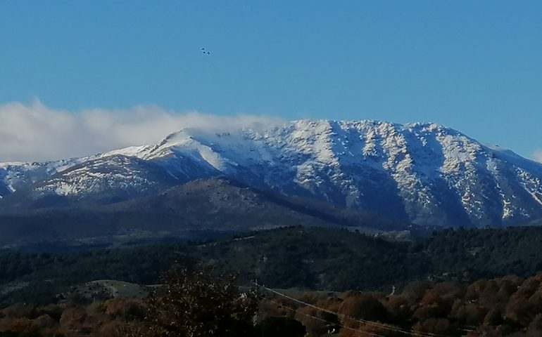 La foto dei lettori. Il Gennargentu innevato visto da Villanova Strisaili