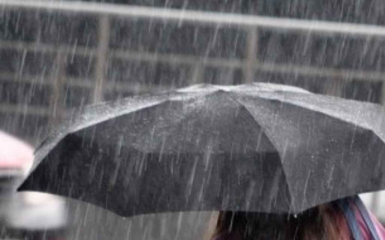 Meteo: maestrale in arrivo, in Sardegna continuerà a piovere per tutto il weekend