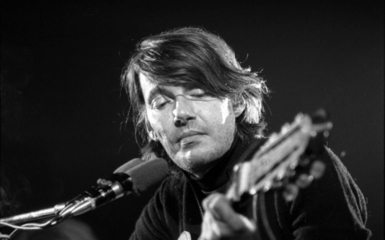 L’11 gennaio 1999 moriva Fabrizio De Andrè, il cantautore innamorato della Sardegna