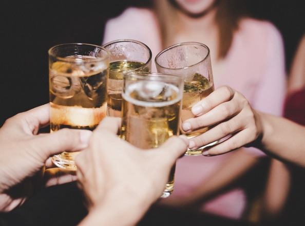 Sardegna, festeggiavano un compleanno in un circolo nel cuore della notte: sanzionati