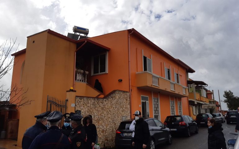 Paura in Sardegna, incendio in casa: figlio disabile e anziana madre salvati