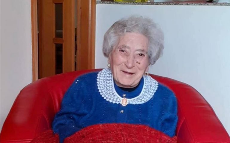 Ogliastra, Arbatax festeggia la signora Giovanna Pollicita per i suoi 101 anni