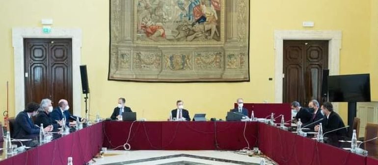 Governo Draghi, maggioranza “troppo” larga: svolta europeista per la Lega. Domani secondo round di consultazioni