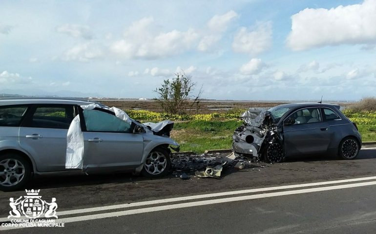 Tragedia sulla 195, incidente frontale fra due auto: 30enne muore sul colpo, grave un 47enne