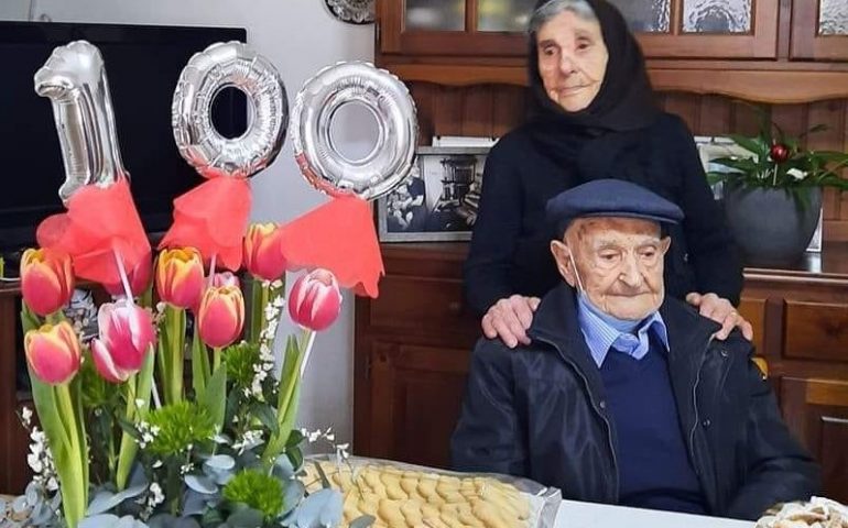 Ogliastra terra di longevità, a Lotzorai “tziu” Domenico Serra festeggia 100 anni