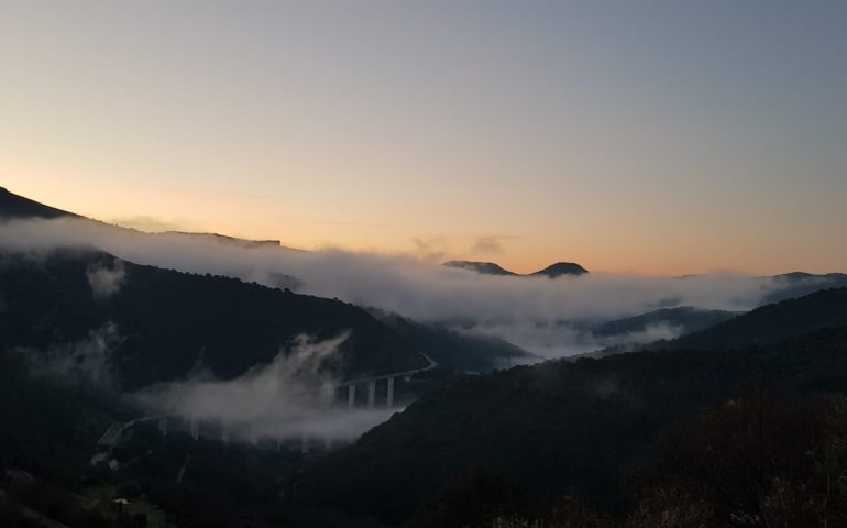 La foto del giorno: il ponte di Gadoni all’alba