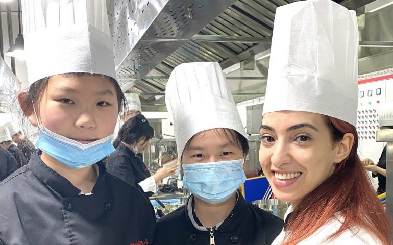 Portare i culurgiones in Cina: lo ha fatto l’ambasciatrice culturale ogliastrina Ilham Mounssif