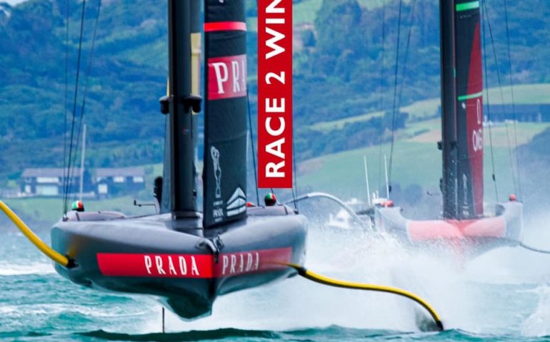 Luna Rossa vince la sua prima regata di America’s Cup e chiude con un pareggio: 1-1 contro New Zealand