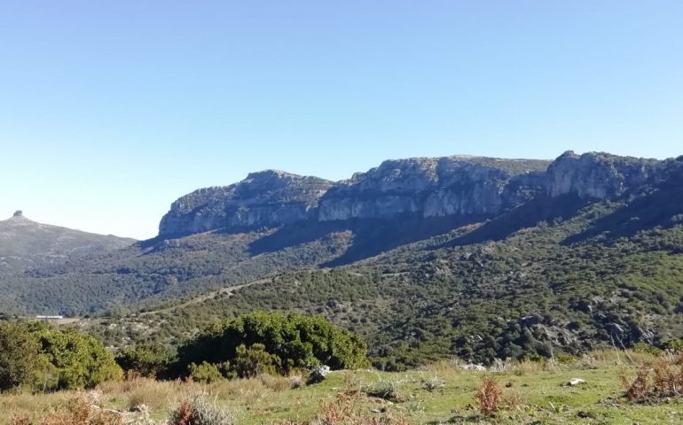 La foto dei lettori. Lo spettacolare panorama di monte Tonneri (Seui) e Perda de Liana (Gairo)