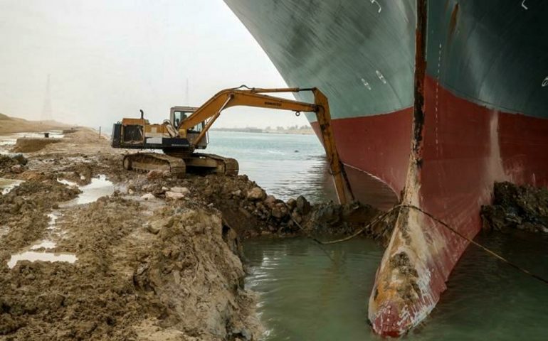 Suez, sbloccata finalmente la nave cargo incagliata nel canale
