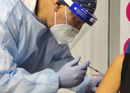 Vaccini: in Sardegna si inizia a vaccinare i più fragili. I primi, i pazienti oncologici