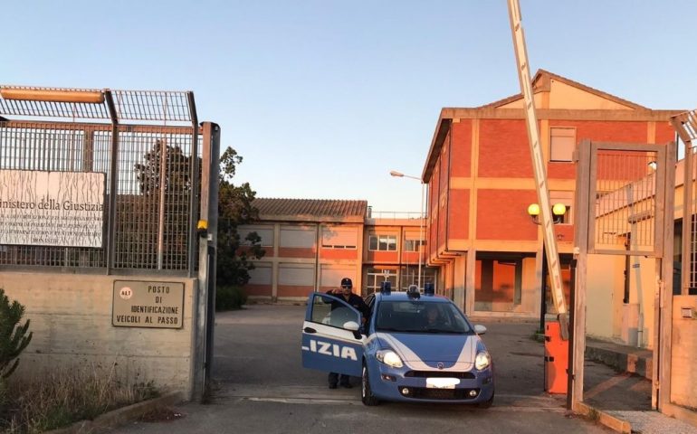 Rissa e lesioni nel Cpa di Monastir: 5 algerini trasferiti a Macomer. Altri due arrestati perché già espulsi