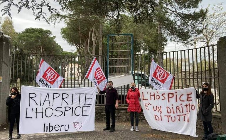 Ieri a Nuoro un blitz di Liberu: “Riaprite l’Hospice immediatamente!”