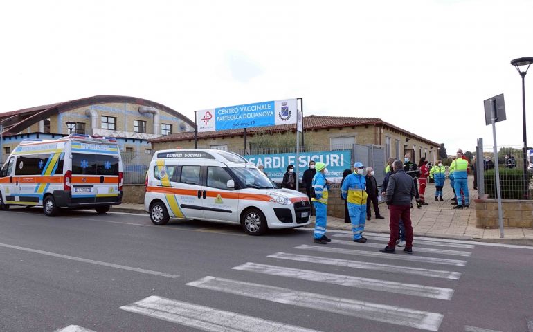 Attivati i nuovi hub di Dolianova e Oristano. Solinas: “Potenziata la nostra capacità di vaccinazione”