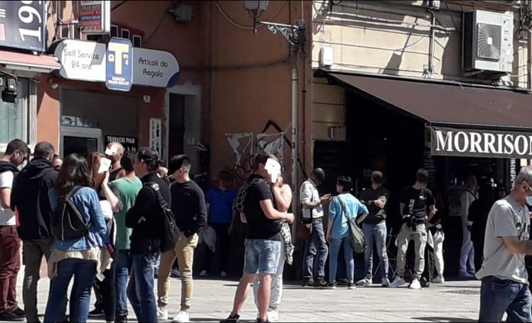 Cagliari, negazionisti in piazza Yenne per il “No Paura day”