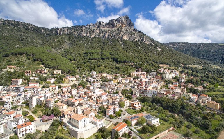 Covid-19, impennata dei casi a Urzulei. Chiusa scuola dell’infanzia per positività di un dipendente