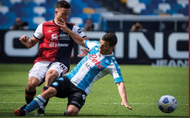 Un punto che vale oro: i rossoblù pareggiano con il Napoli allo stadio Maradona