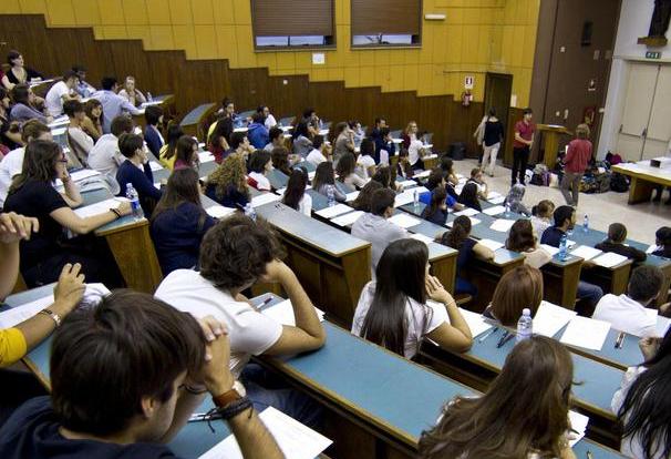 La beffa del Concorso Sud per i candidati sardi: le prove scritte si svolgeranno lontano dall’Isola