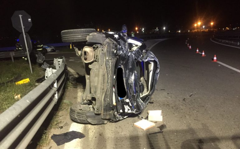 Pauroso incidente Sardegna, sbanda e si schianta contro il guardrail: 30enne in codice rosso