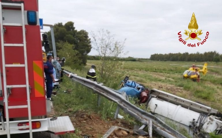 Camion dell’autospurgo esce di strada: conducente trasportato in elicottero all’ospedale