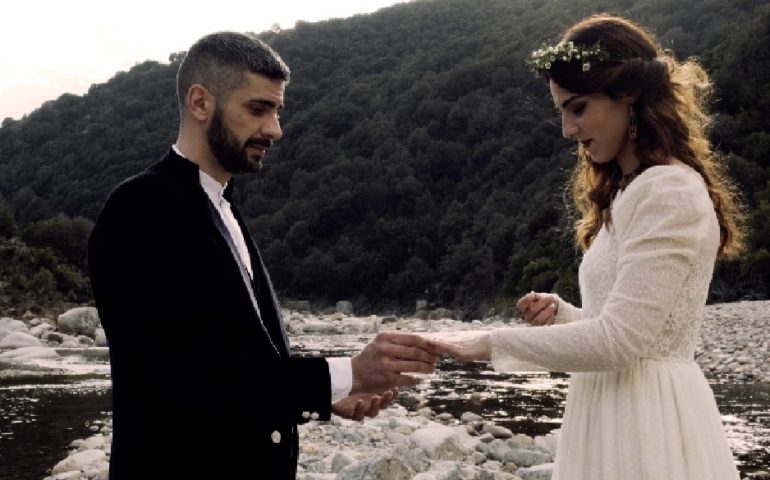 (VIDEO) Ogliastra, matrimonio sul letto del fiume: un’idea dell’event planner Adriana Pili