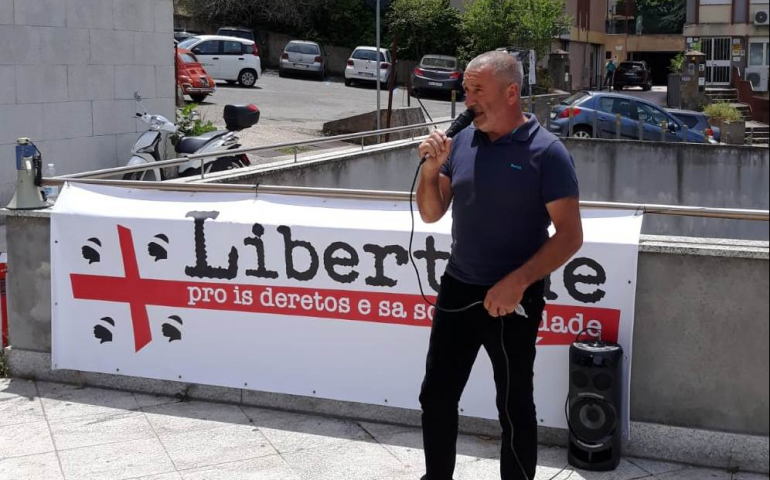 Protesta prezzo del latte, altri 9 allevatori rinviati a giudizio. Liberu al fianco dei pastori sardi