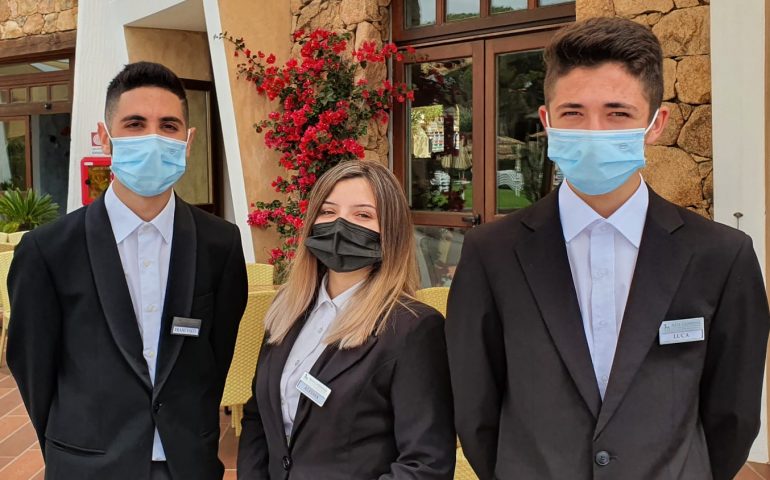 Francesco, Alessia e Luca: tre giovani ogliastrini alla conquista di Golfo Aranci. “Il mestiere dell’accoglienza? Lo si impara dai migliori”