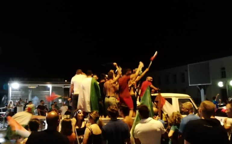 (FOTO) Italia campione d’Europa, grande festa nelle piazze e nelle strade di Tortolì